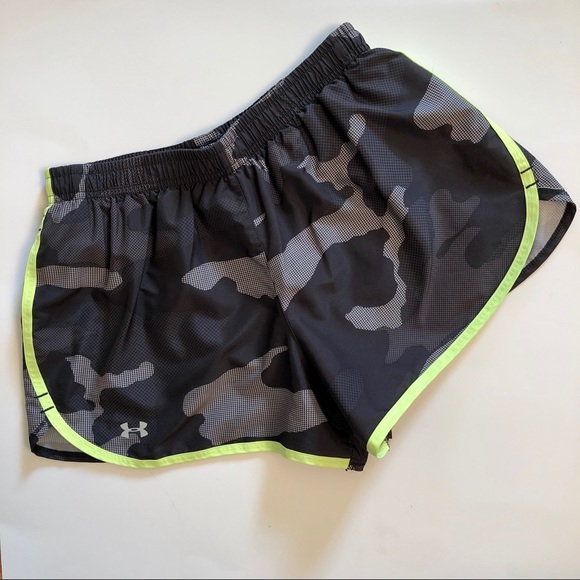 Under Armour Pants - Under Armor | Camo Neon Running Tempo Lined Shorts